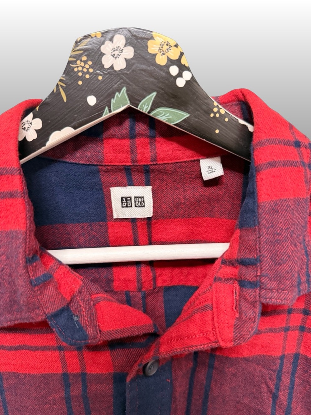 Uniqlo Flannel Shirt Men’s XL Red Navy Plaid 100% Cotton Button Down - Picture 4 of 5